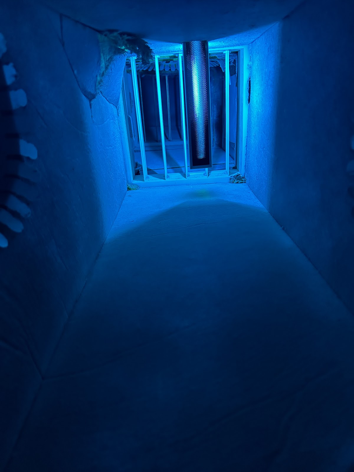 Plenum duct with UV germicidal light installed